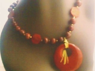 rouge necklace